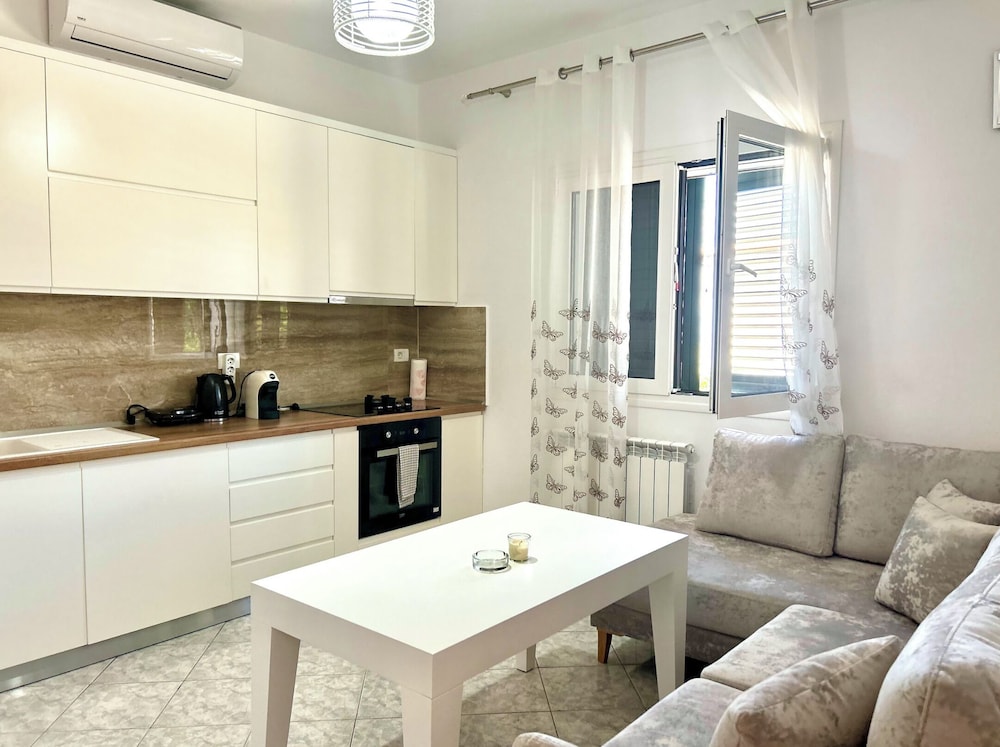 Ishëm Greenview Apartments