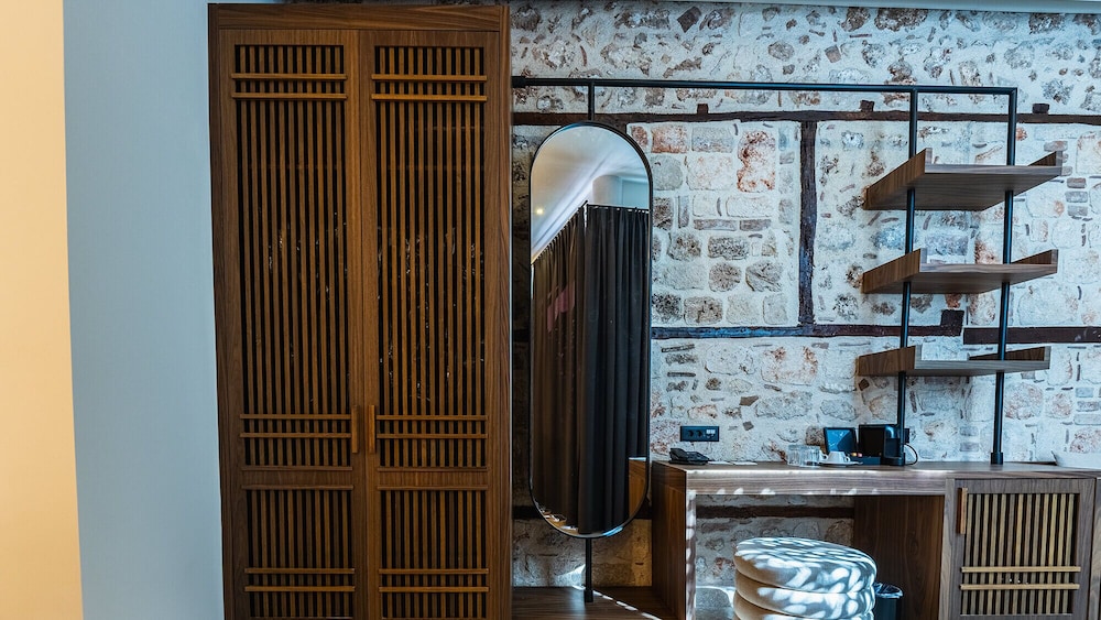 Belmondo Süitler - Image 100