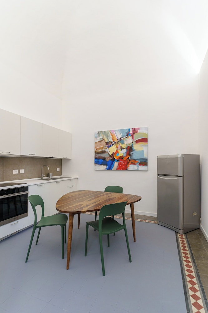 KleoSuites