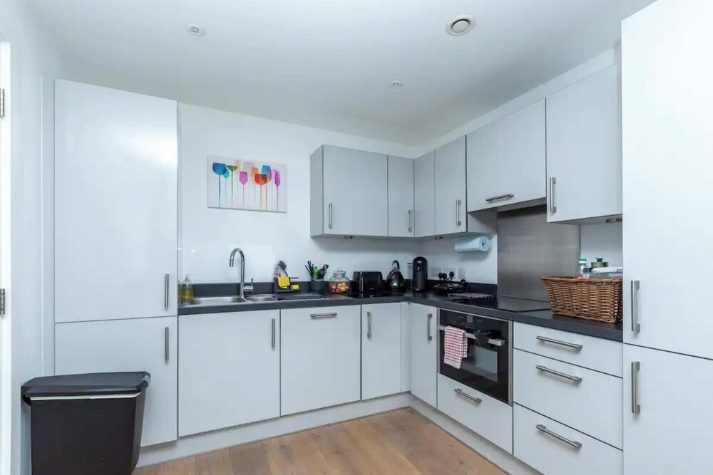 Sleek & Modern 1BD Flat - Angel
