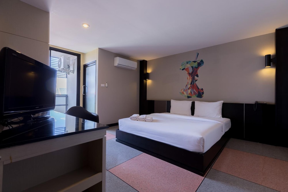 Pentahug Hotel
