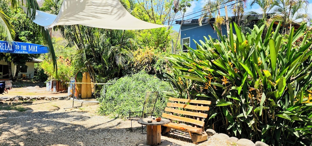 Don Jons Lodge -Surf & Yoga