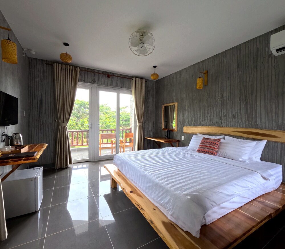 Charm Hon Rom Villas Resort
