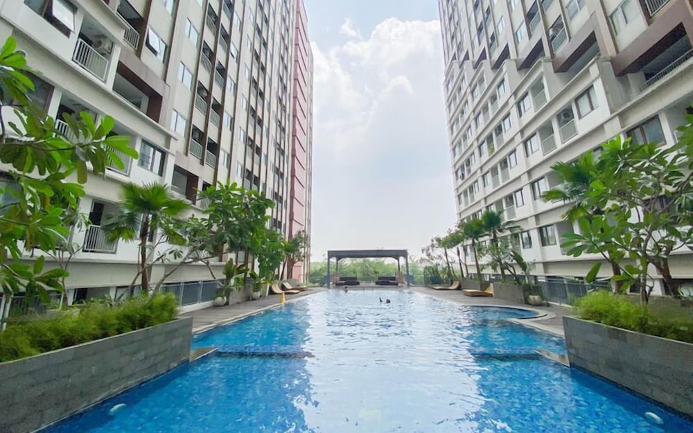 Great Choice 2Br At Lrt City Jatibening Apartment