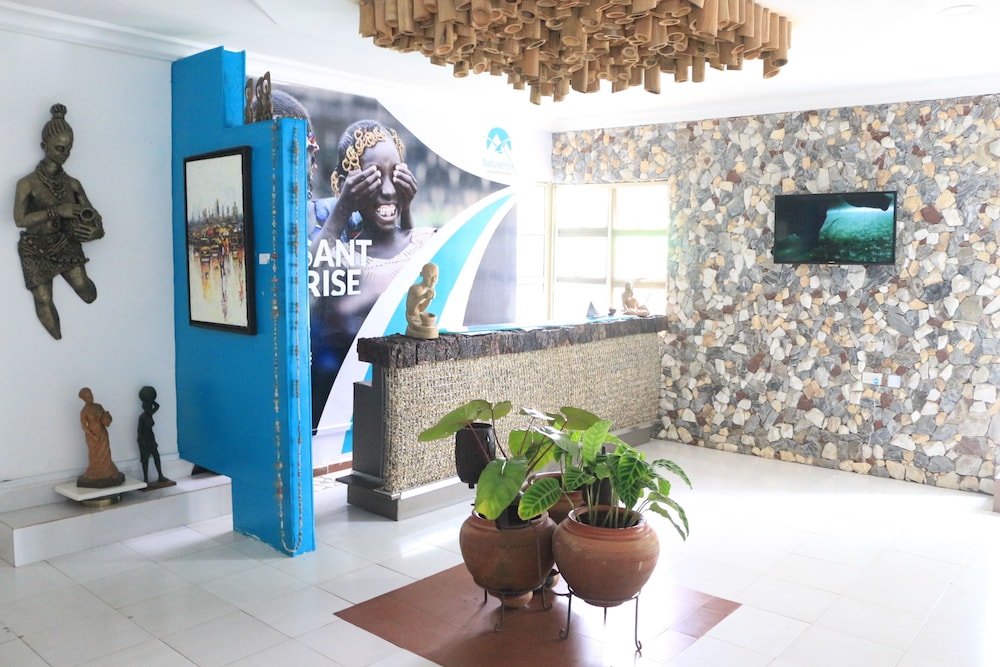 NatureMark Gallery and Guest House view 4