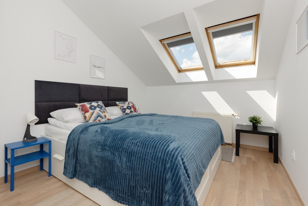 Spacious 3 Bedroom Apartment by Renters view 3