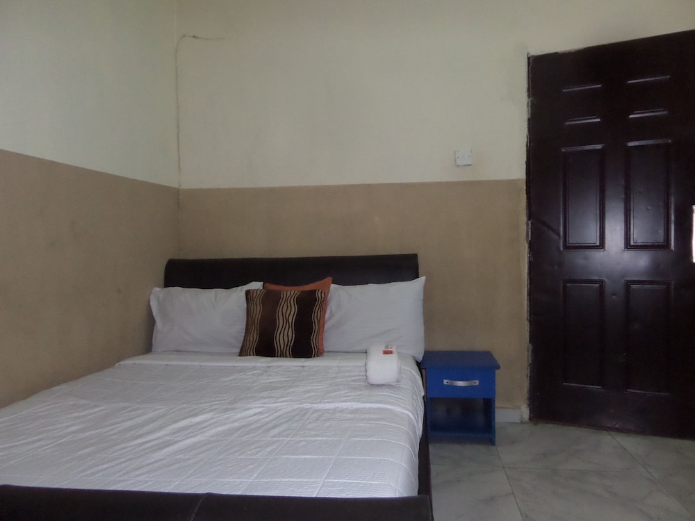 Ikeja Transit Hotel Iyala view 3