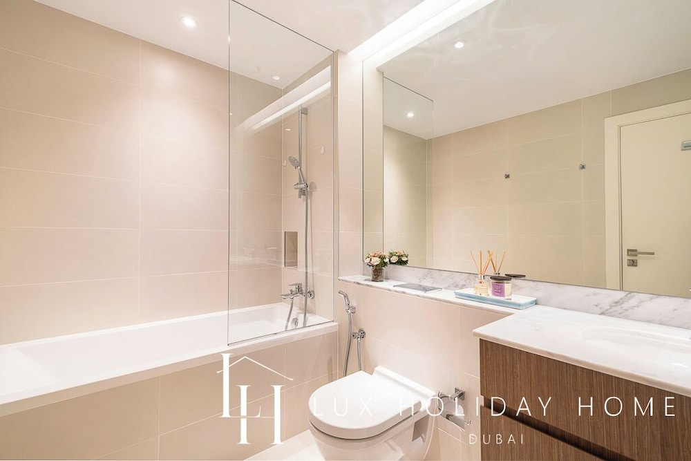 LUX The Elegant Sea View Suite