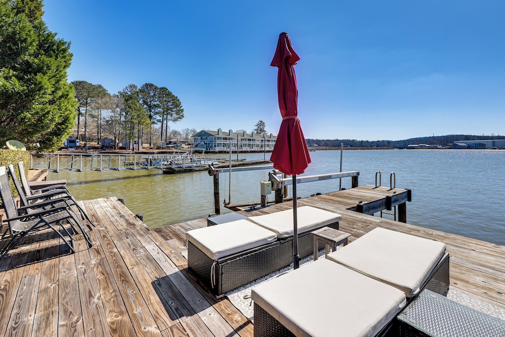 Lake Access & Boat Dock: Getaway in Dadeville!