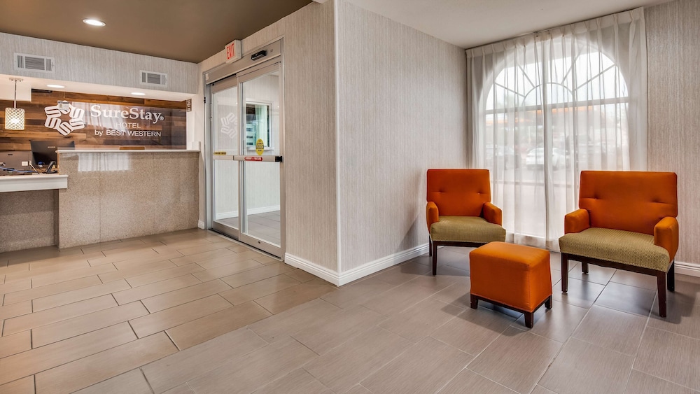 Alexandria Vacations - SureStay Hotel by Best Western Alexandria - Property Image 3