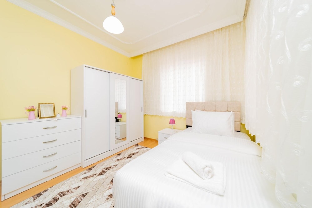 Central Fully Furnished Flat in Antalya Kepez