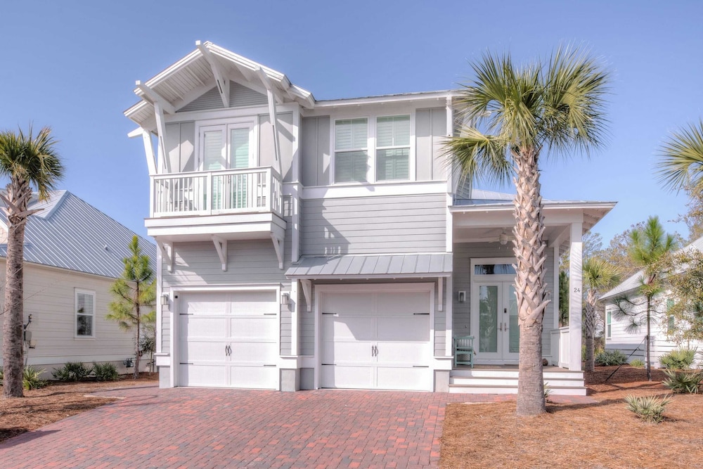 Coconut Cove by Avantstay Deck w/ Hot Tub, Access to 2 Pools