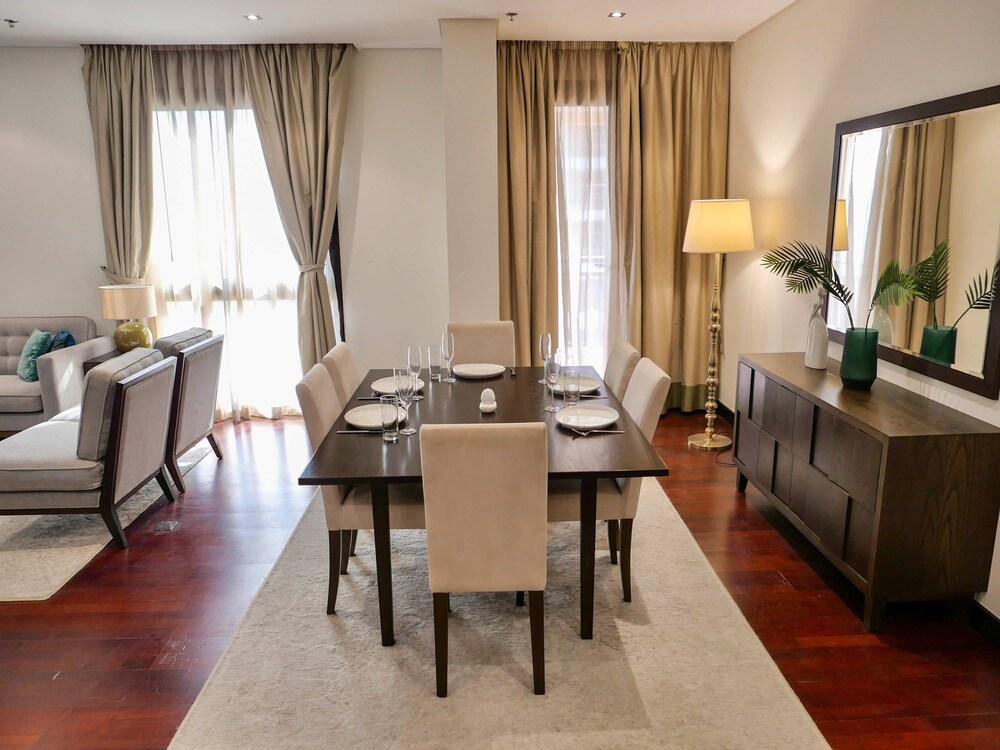 Oceanfront 2BR Apartment With Sea Views