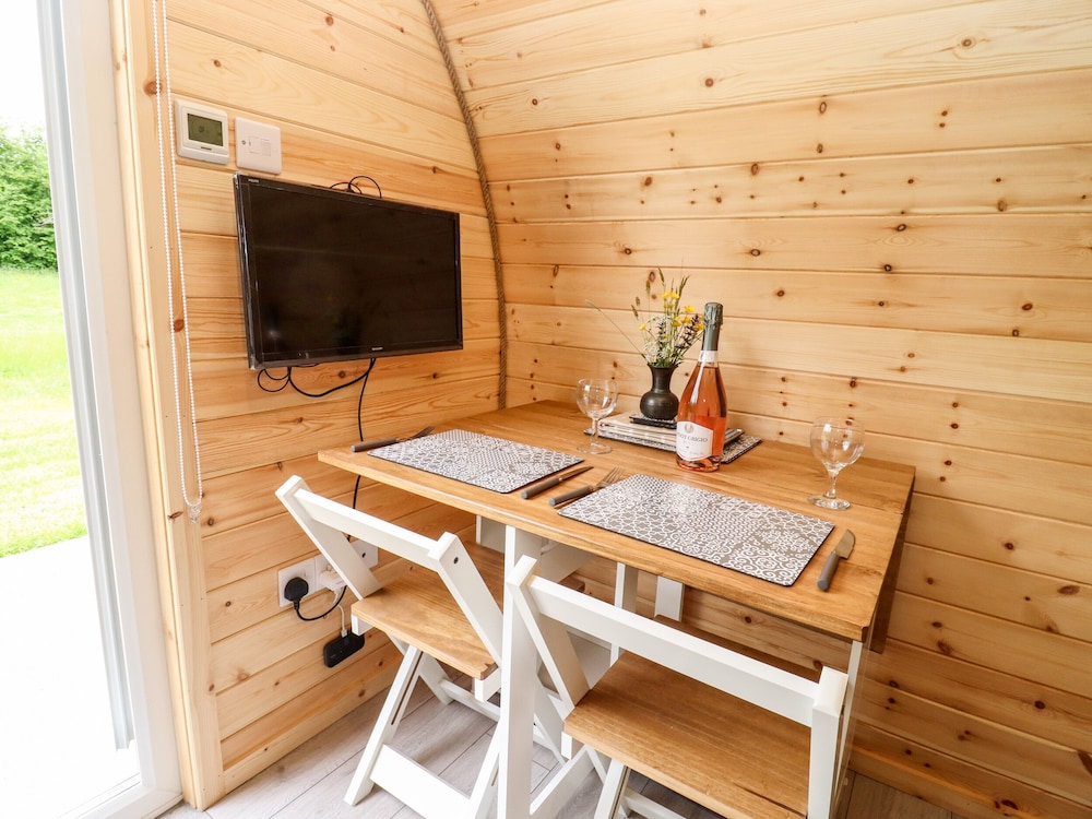 Meadow Lodge @ Berrys Place Farm
