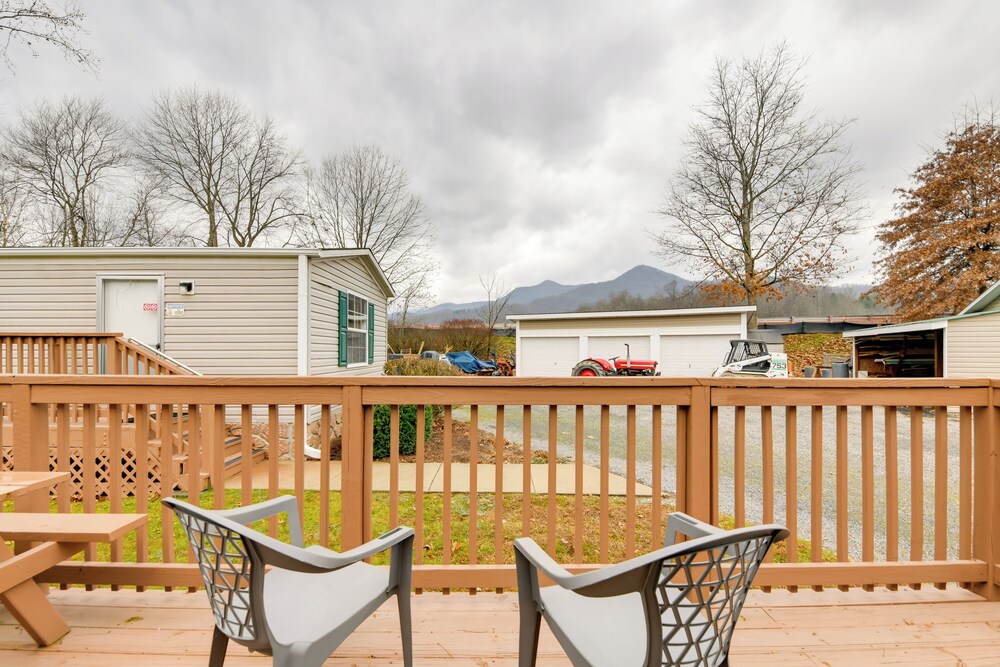 Blue Ridge Base Camp: Resort Cabin in Waynesville