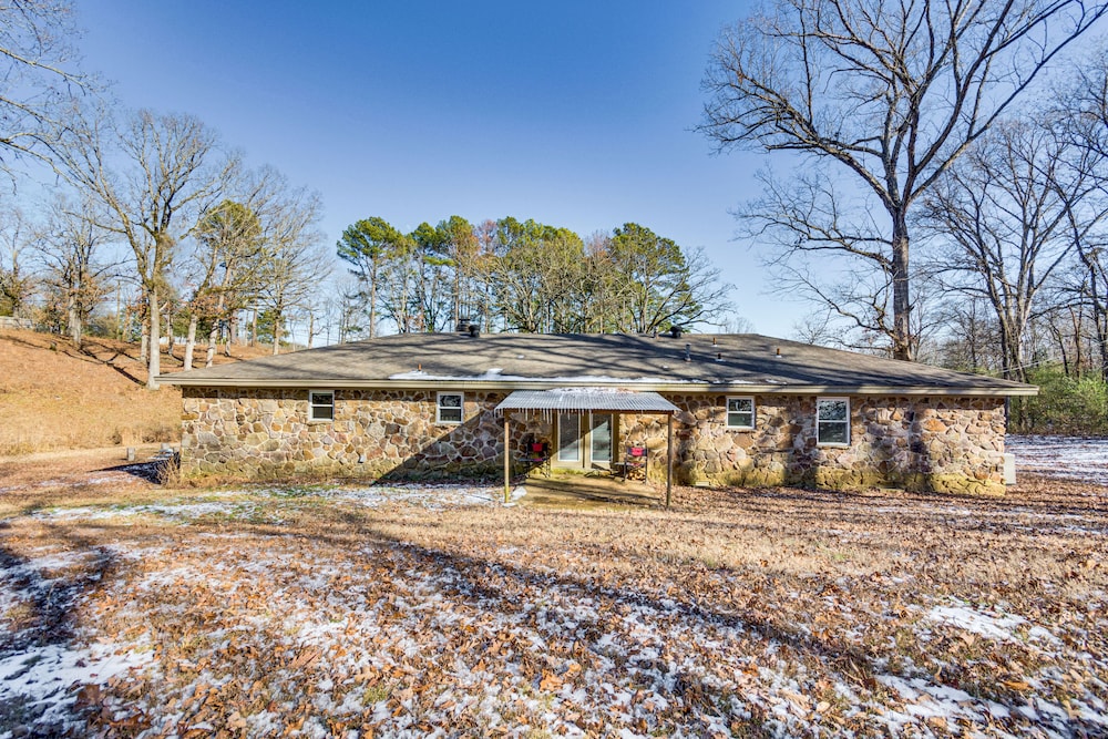 Searcy Retreat Home Near Little Red River view 3