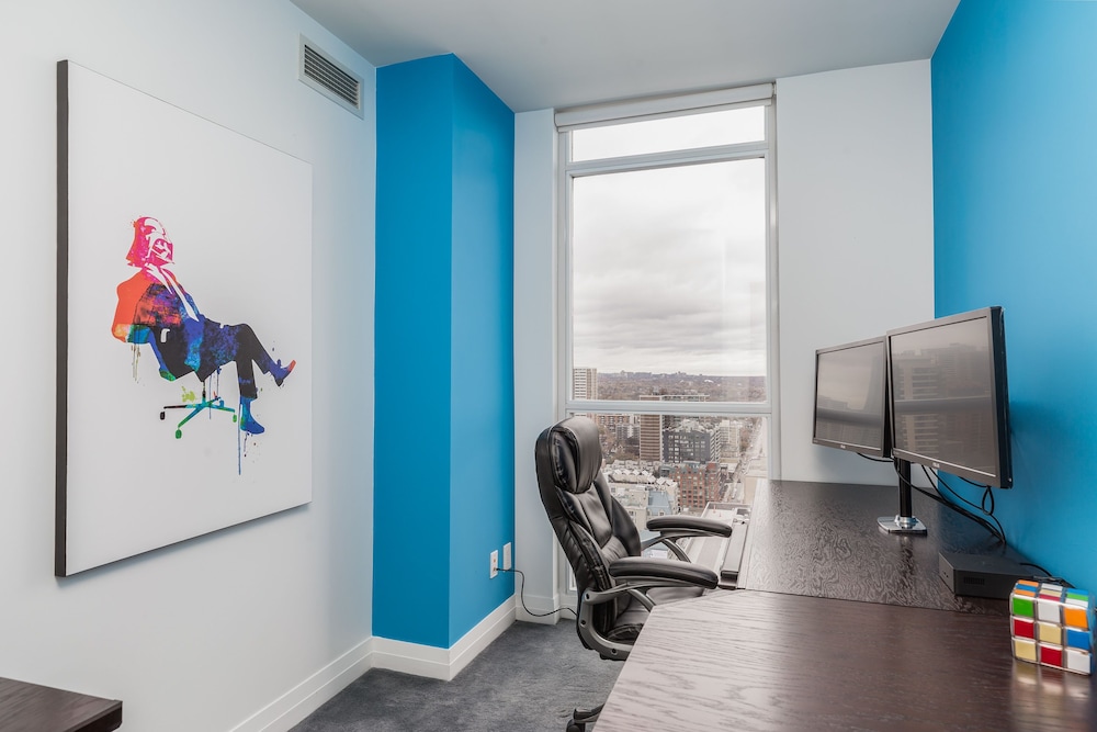 QuickStay - Incredible Downtown Condo, Yonge & College