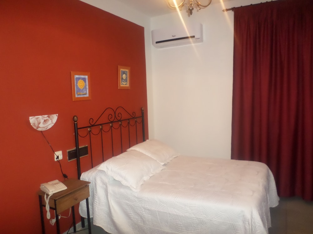 Hostal Restaurante Lujuan - Property Image 3