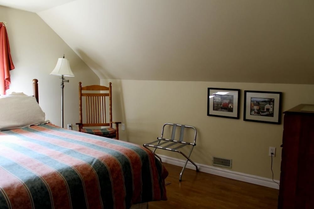 Mackenzie House B&B by Elevate Rooms