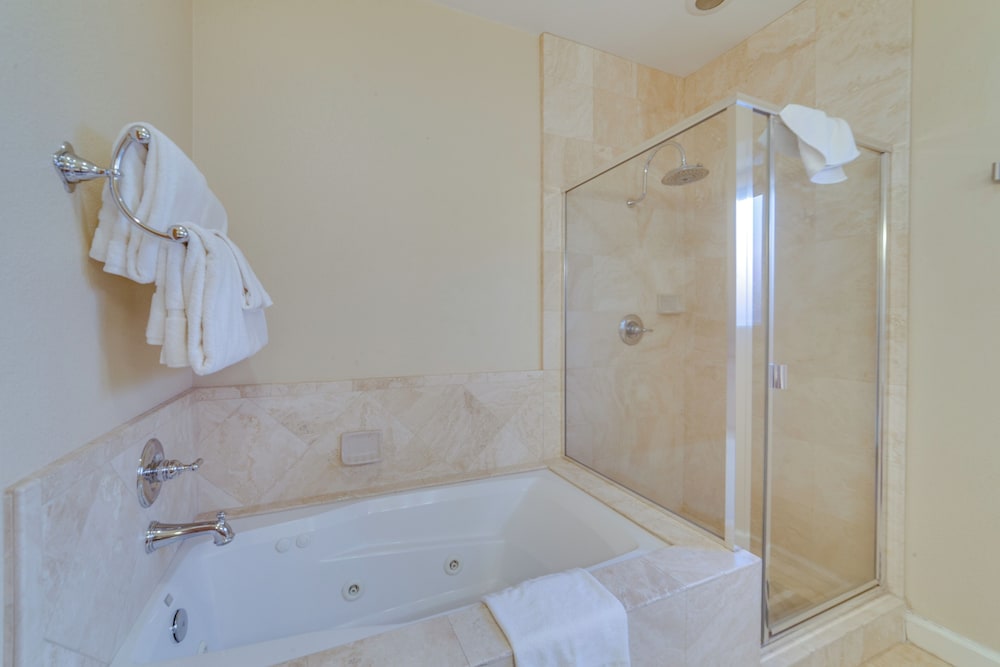 Central Townhome < 1 Mi to The Village at Mammoth!