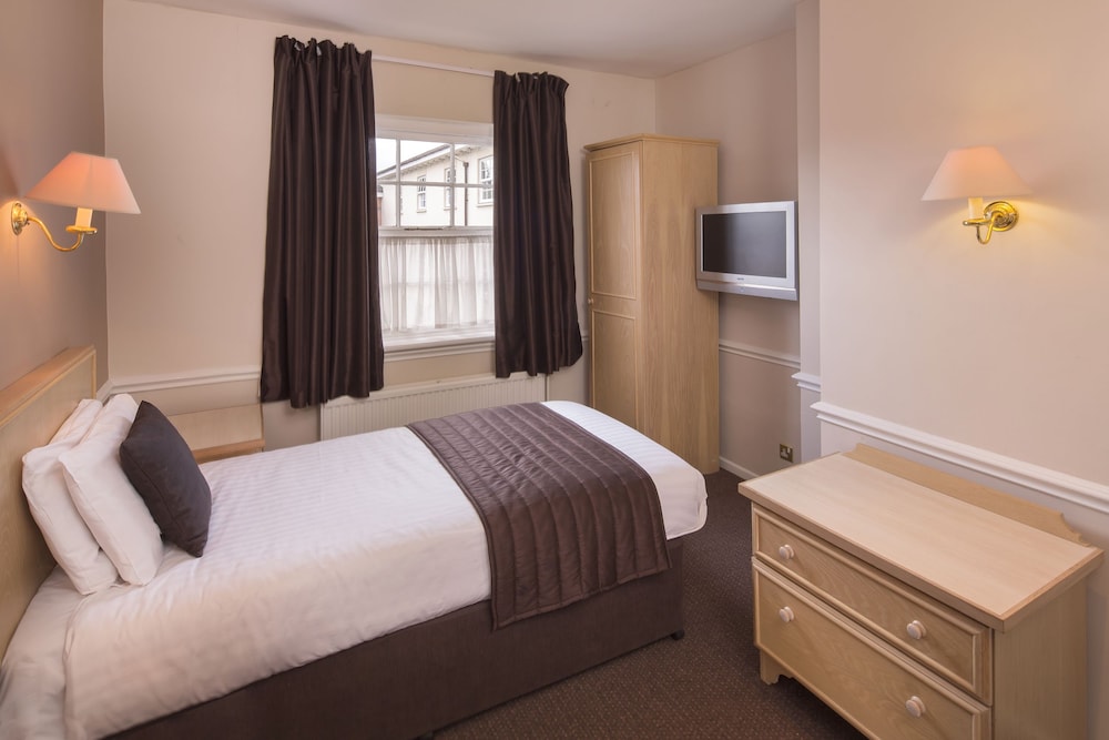 Solihull Vacations - The Regency Hotel Solihull - Property Image 2