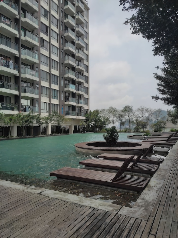 Staycation Urban 360 Apartments