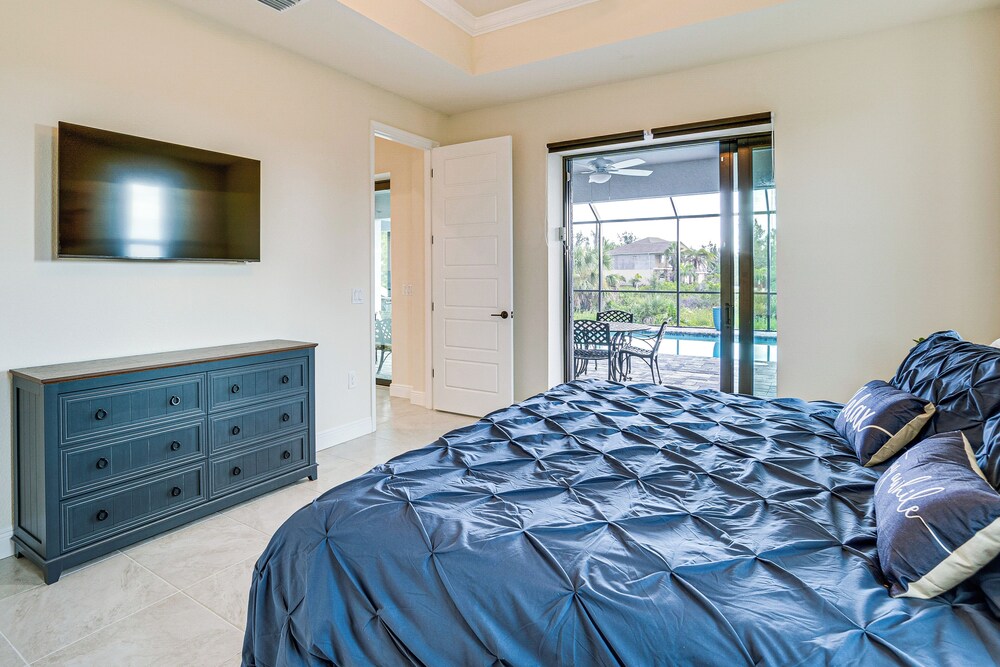 10 Mi to Beaches: Modern Retreat in Port Charlotte