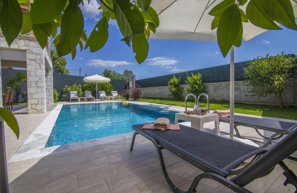 Gorgeous Villa With Private Pool and Jacuzzi in Fethiye view 2