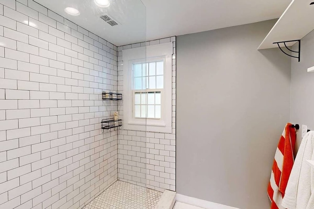 Executive 5 Bedroom Pool Home, Dade City!