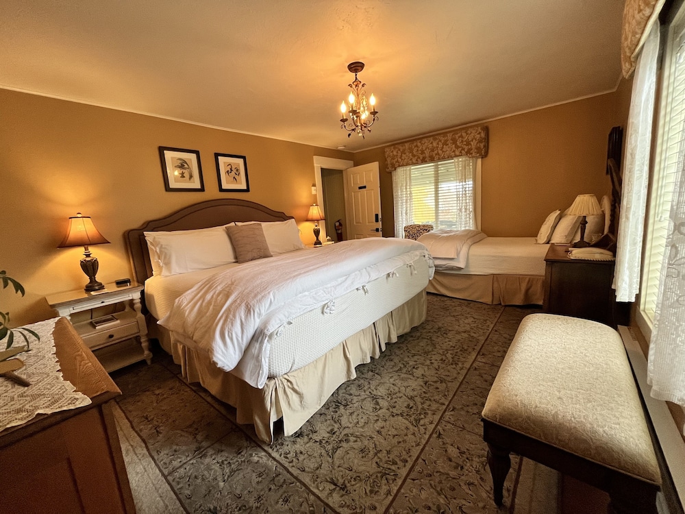 Ashland Vacations - Country Willows Inn and Estate - Property Image 34