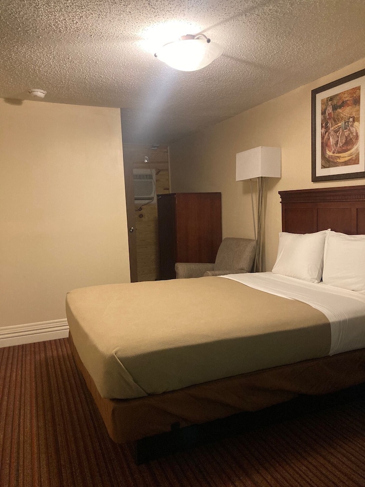 Grand Motel Inn and Suites of Reform  AL view 3