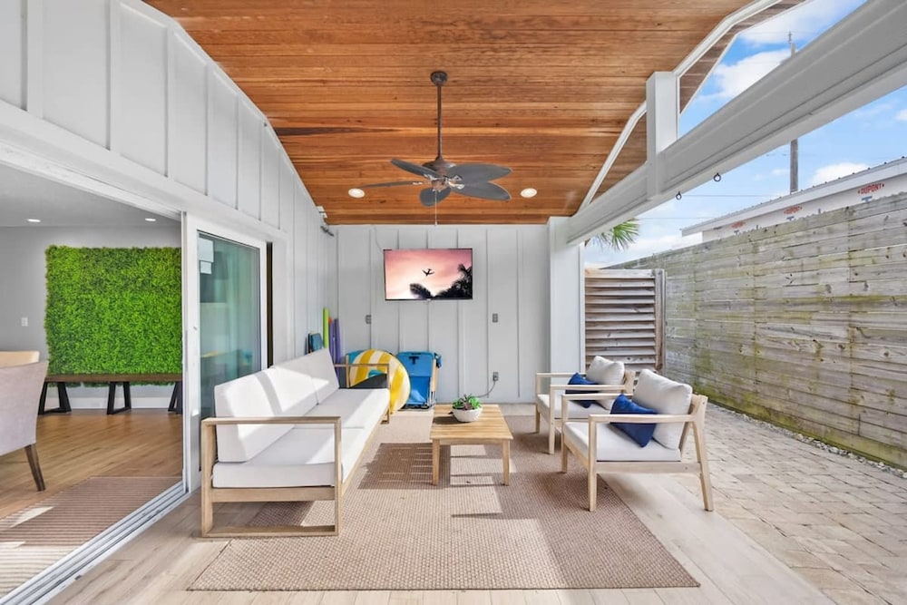 100 Steps to Beach Pool Hot Tub BBQ Playground
