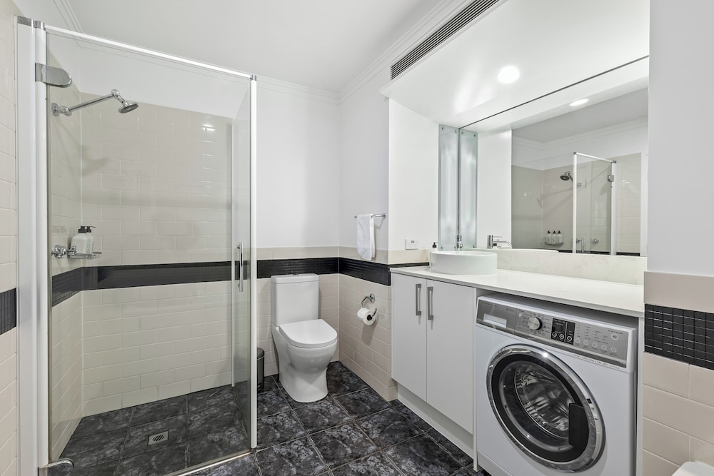 Central 1BR w/ Pool,Gym+Tennis Court Zodiak Stays