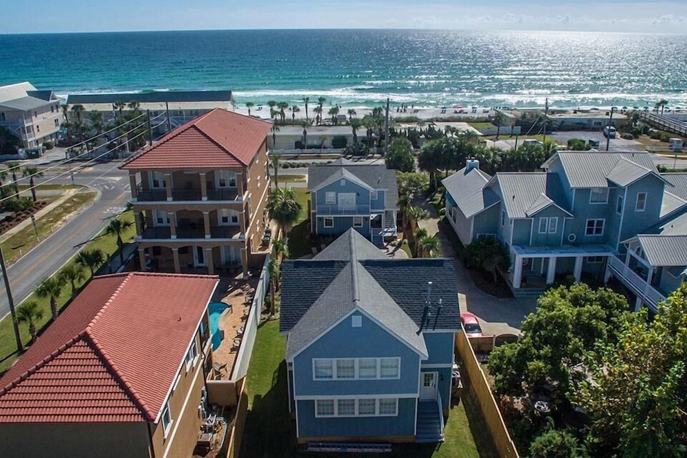 Bottoms Up 7 Bedroom Holiday Home by Five Star Properties