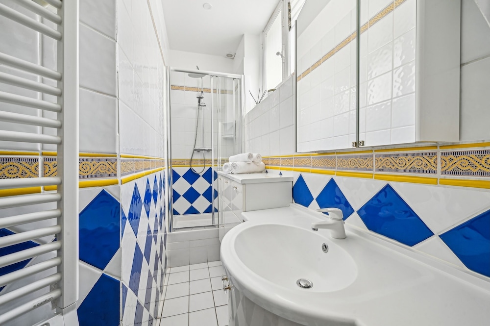 Parisian 1BR near Invalides & Eiffel