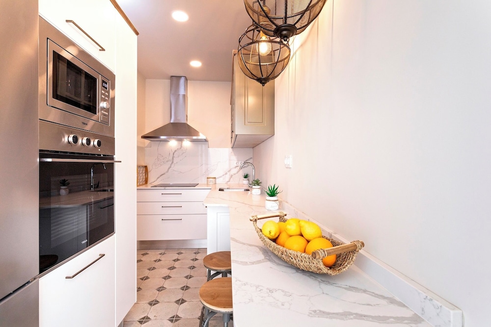Wonderful 5-bedroom Apart in Granada. Recogidas II