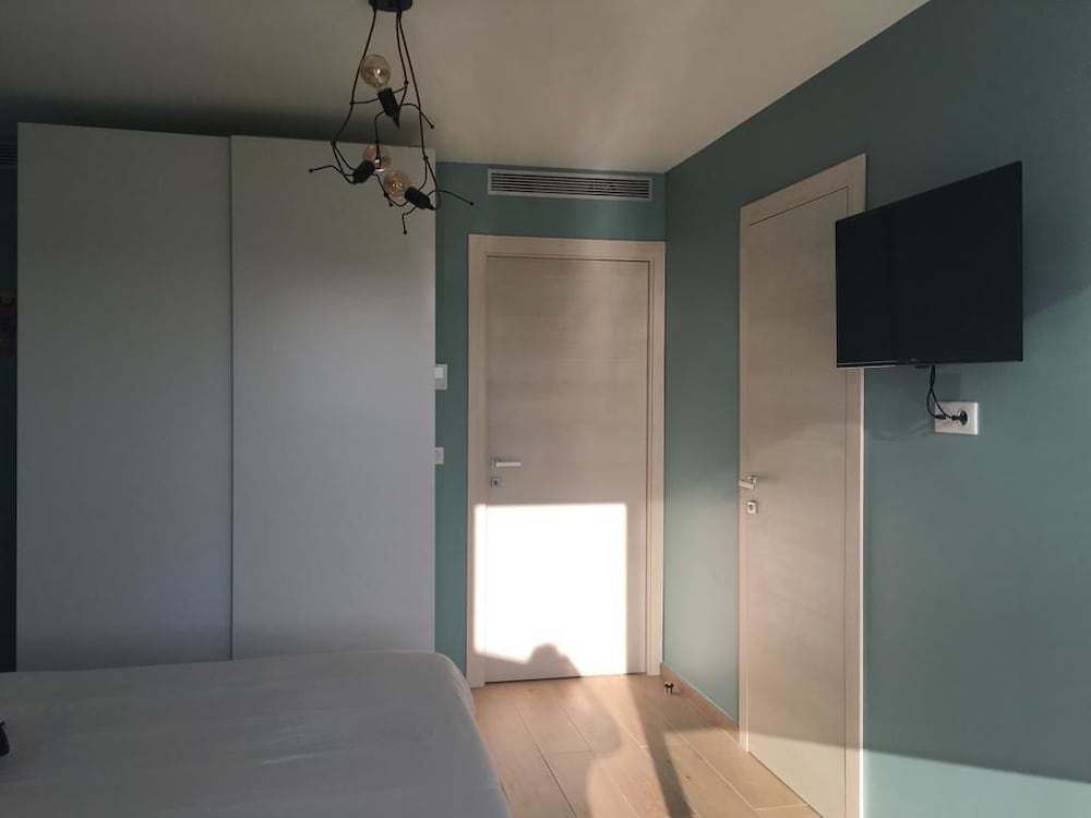 Twenty Rent photo 2