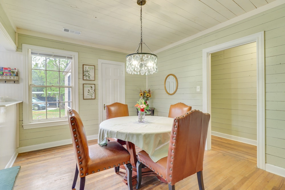 Hotel Charming Bryan Home - 3 Mi to Kyle Field! - Image 1