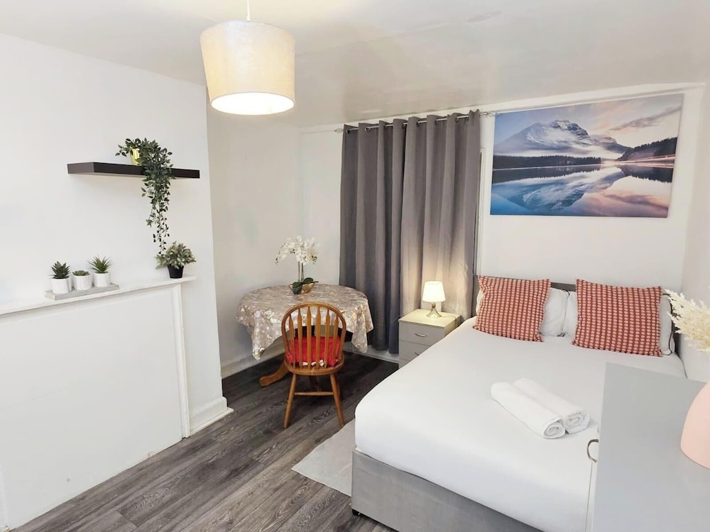 Cosy Liverpool Apartment Upto 8 Guests