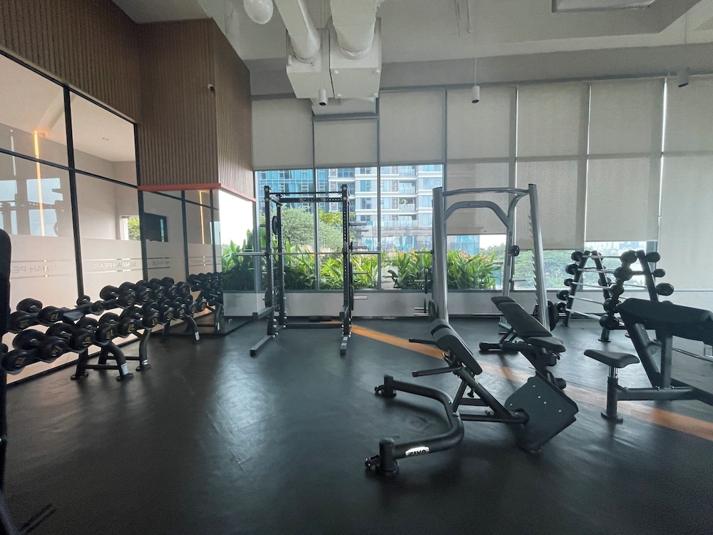 Skyway White & Silver Riverside Resident - Binh Thanh, HCM
