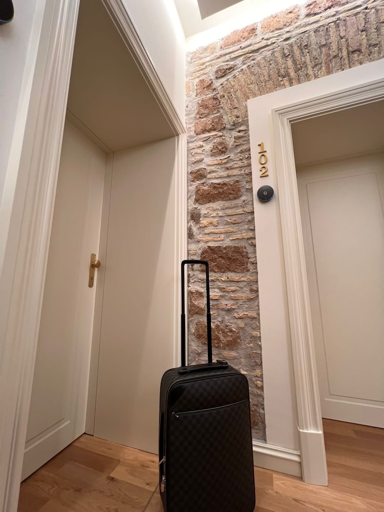Martina Suites