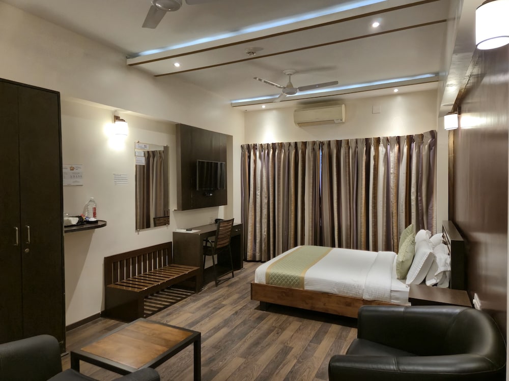 R D HOTELS HSR