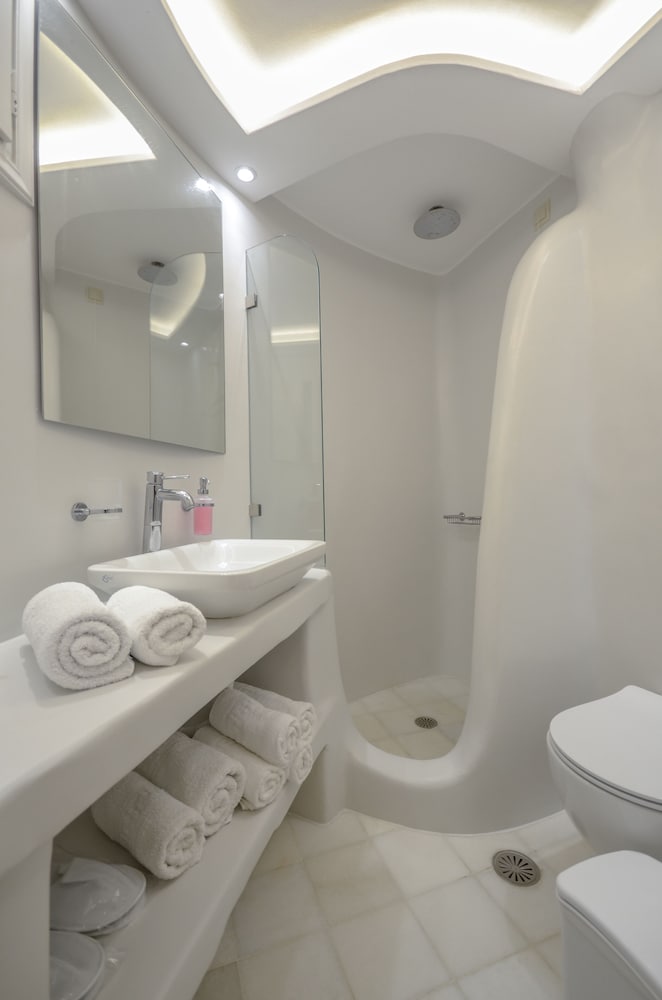 Naxian Queen Luxury Villas & Suites
