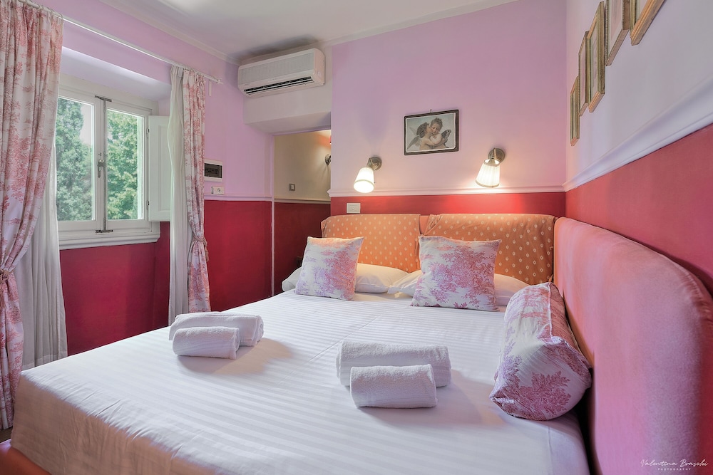 Ape Rosa Relais
