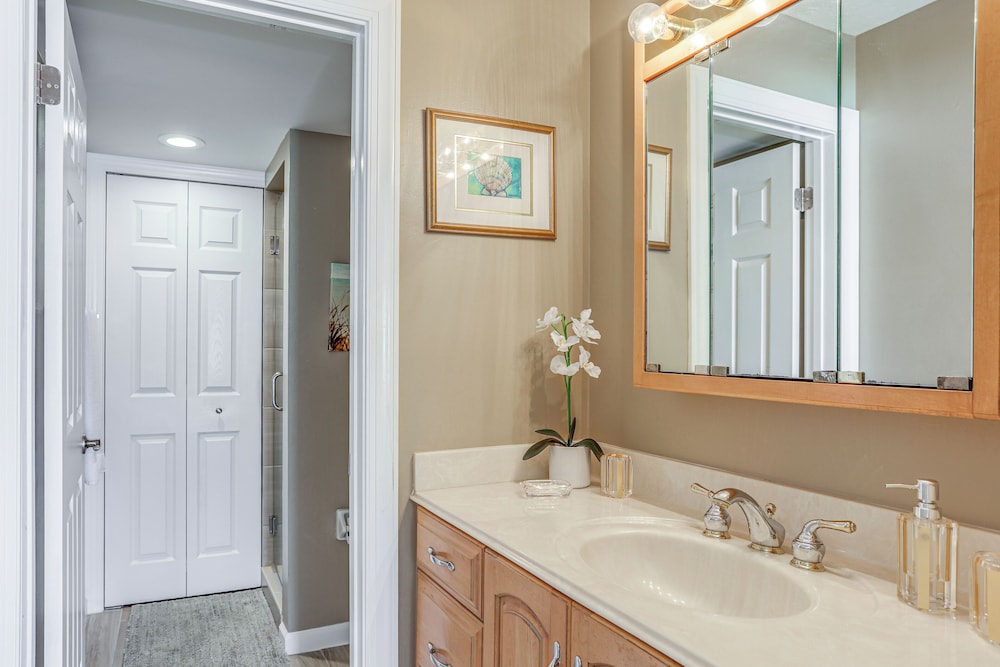 Oceanfront Fort Pierce Condo: Pool & Beach Access!