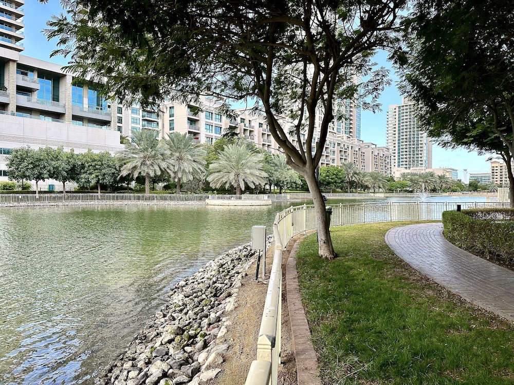 Lux BnB Travo Tower I Private Garden I Lake View