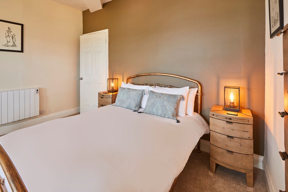 Host Stay The Garret Suite view 3