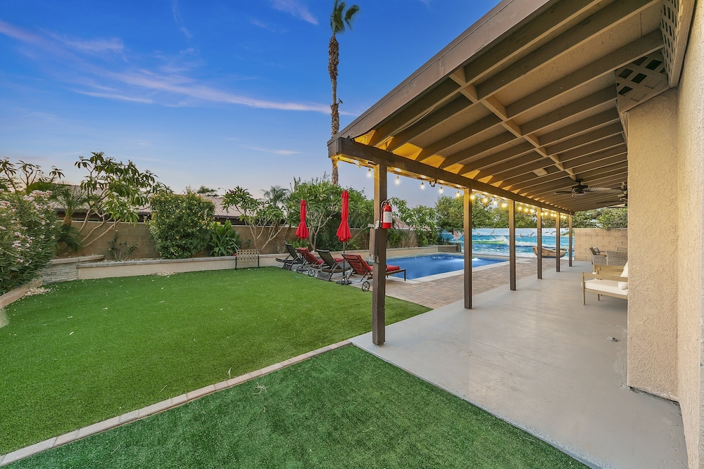 Desert Oasis Retreat Palm Meadows Gem 3 Bedroom Home