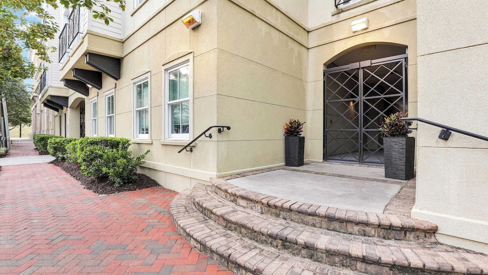 2 Suites Walkable Historic District Location The Juliette by Avantstay