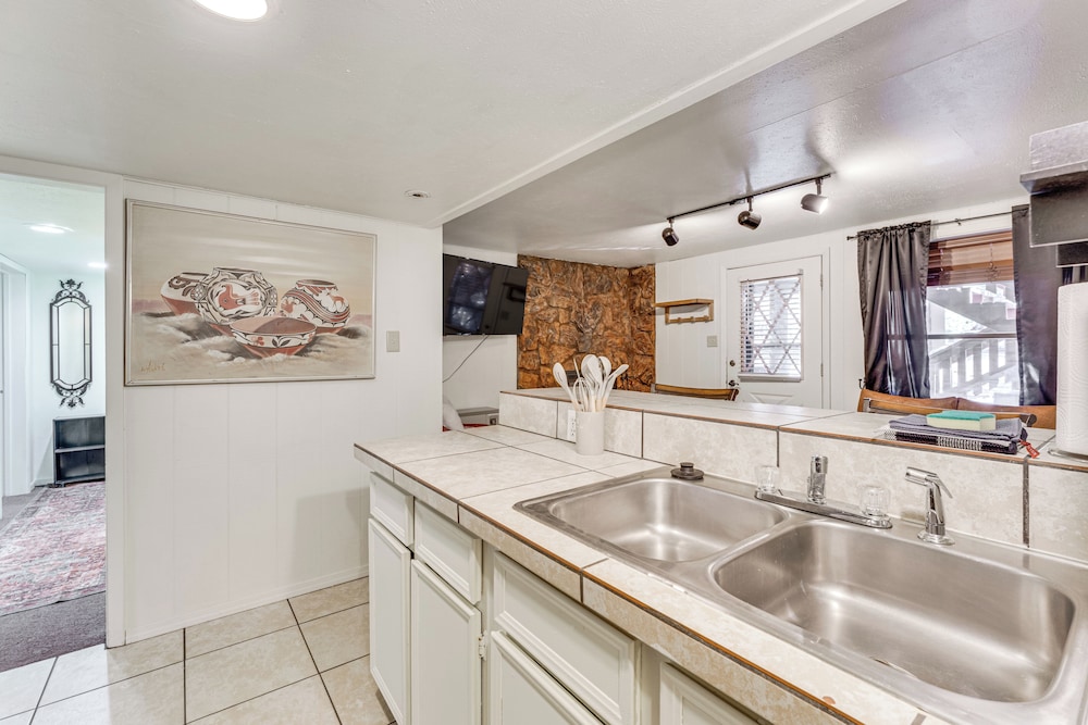 Walk to Angel Fire Resort: Condo w/ Furnished Deck